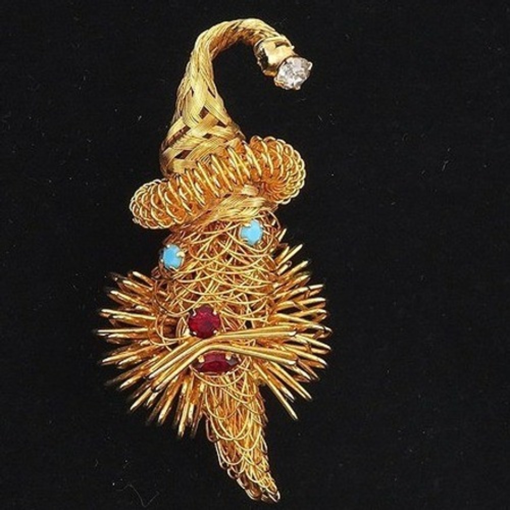 VTG Gold Tone Wire Wrapped Wizard Brooch 3D‎ Blue Red Rhinestone Art to Wear